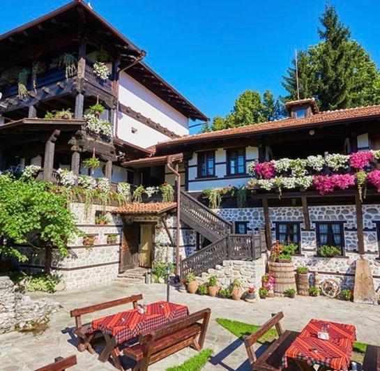 Family Hotel Makedonska Kruchma Dobrinischte Exterior foto